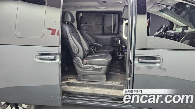 Hyundai Staria Inspiration, 2025 12