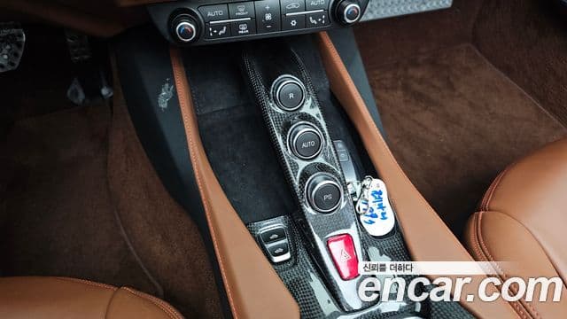 Ferrari 포르토피노 3.9 V8, 2019 9