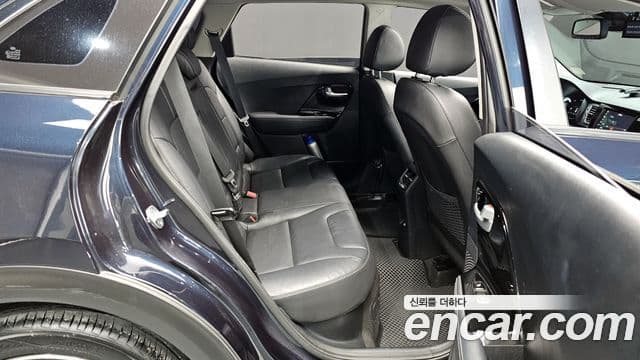 Kia Niro Noblesse, 2017 12