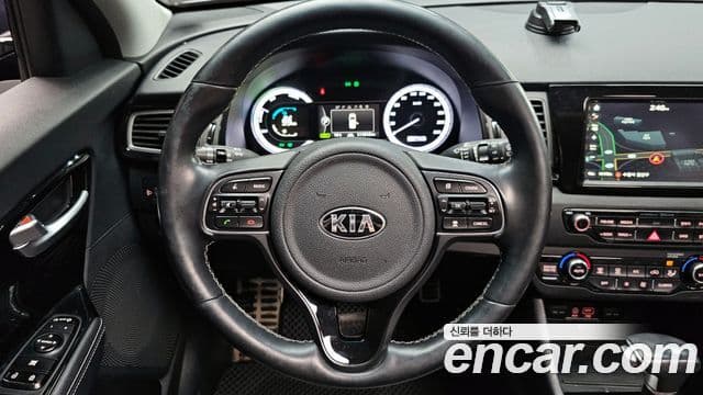 Kia Niro Noblesse, 2017 13