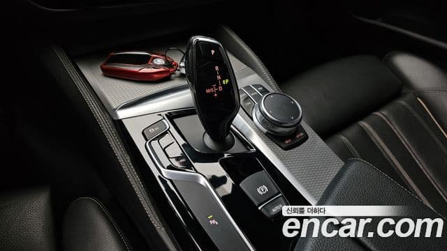 BMW 5시리즈 (G30) 520d M Sport, 2017 9