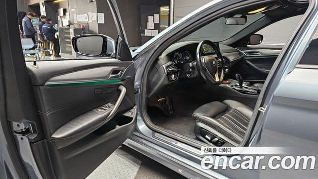 BMW 5시리즈 (G30) 520d M Sport, 2017 11