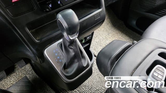 Hyundai Staria Modern, 2022 9