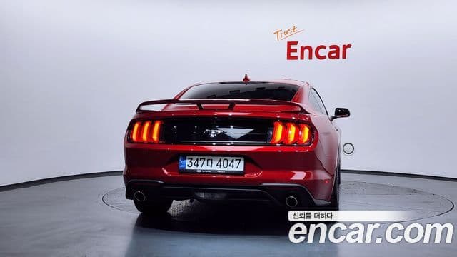 Ford Mustang купе, 2021 4