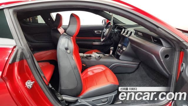 Ford Mustang купе, 2021 11