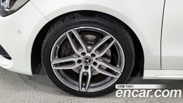 Mercedes-Benz CLA-класс C117 AMG Line, 2018 17