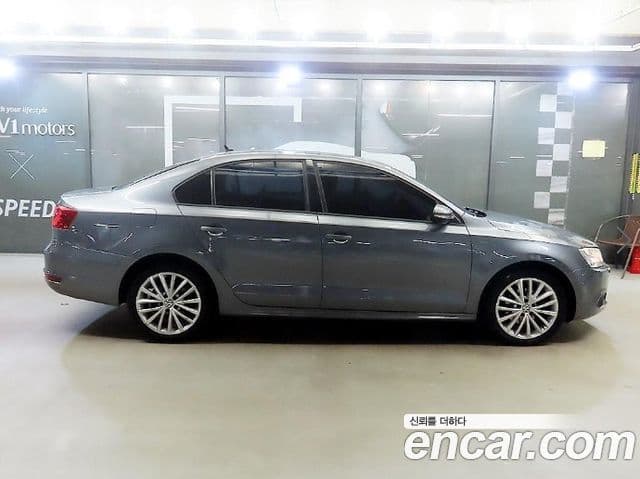 Volkswagen New Jetta 6세대, 2013 3