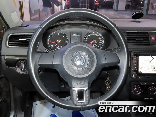 Volkswagen New Jetta 6세대, 2013 8