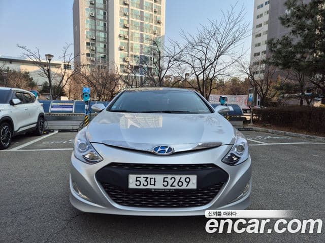 Hyundai Sonata гибрид Royal, 2012 3