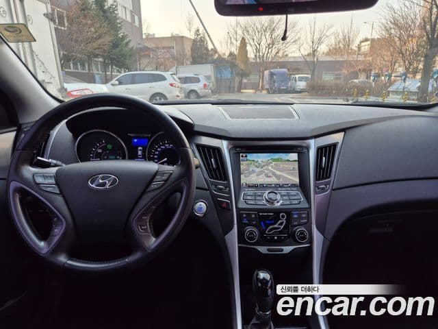 Hyundai Sonata гибрид Royal, 2012 7