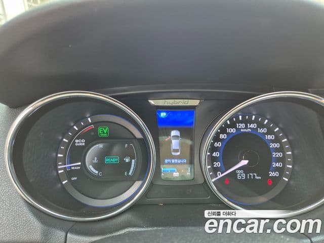 Hyundai Sonata гибрид Royal, 2012 8