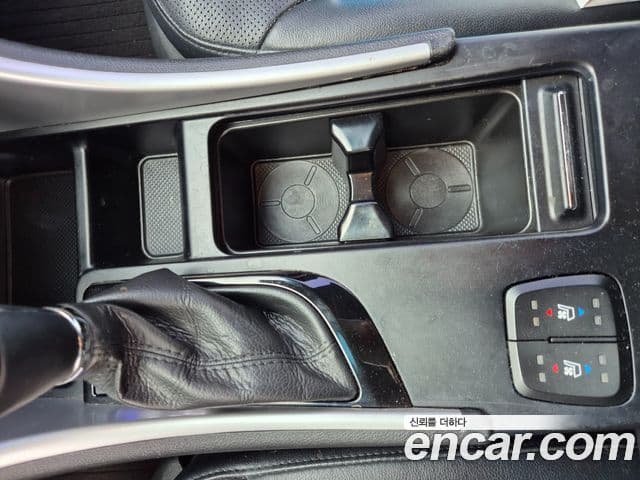 Hyundai Sonata гибрид Royal, 2012 9