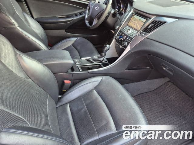 Hyundai Sonata гибрид Royal, 2012 11