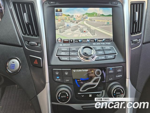 Hyundai Sonata гибрид Royal, 2012 14