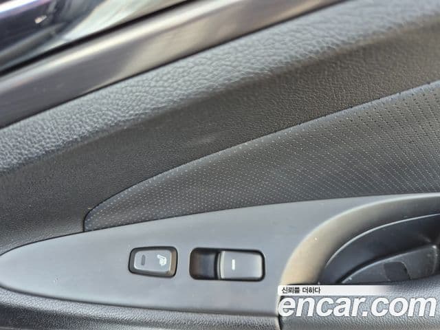 Hyundai Sonata гибрид Royal, 2012 19