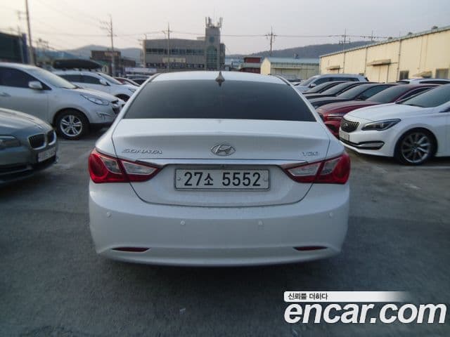 Hyundai YF Sonata Luxury, 2010 4