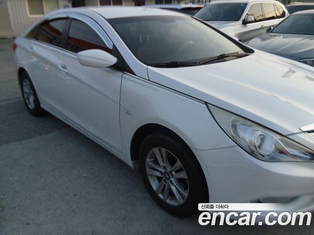 Hyundai YF Sonata Luxury, 2010 6