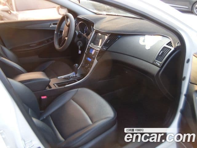 Hyundai YF Sonata Luxury, 2010 14