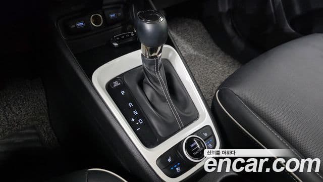 Hyundai Venue 1.6 Flux, 2022 9