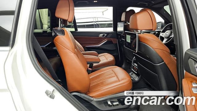 BMW X7 (G07) xDrive 40i M Sport 6인승, 2022 12