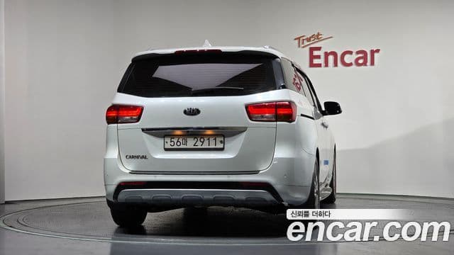 Kia All New Carnival Prestige, 2015 4