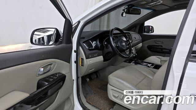Kia All New Carnival Prestige, 2015 10