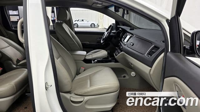 Kia All New Carnival Prestige, 2015 11