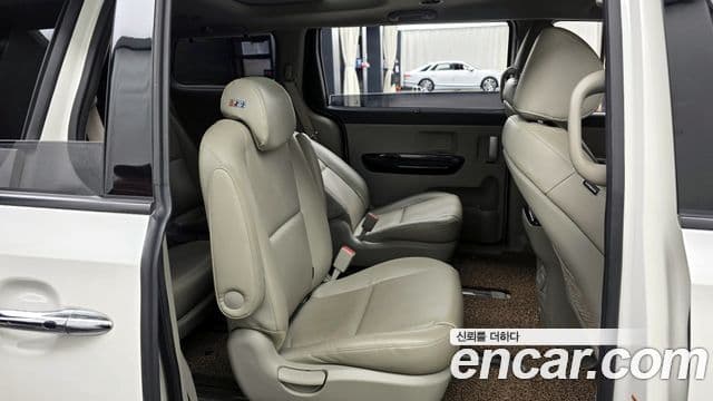 Kia All New Carnival Prestige, 2015 12