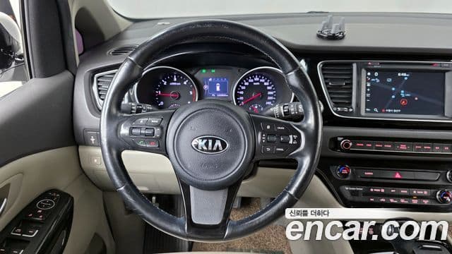 Kia All New Carnival Prestige, 2015 13