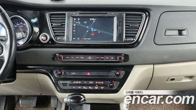 Kia All New Carnival Prestige, 2015 14