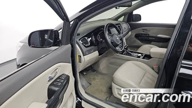 Kia All New Carnival Prestige, 2015 10