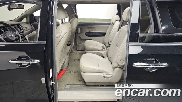 Kia All New Carnival Prestige, 2015 11
