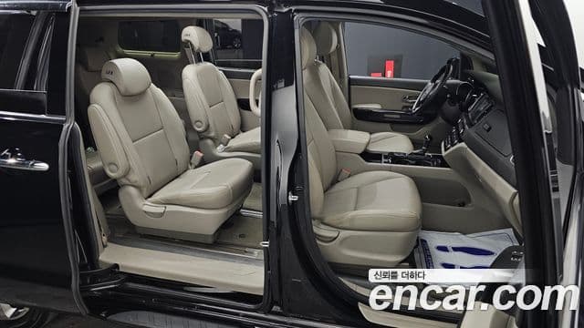 Kia All New Carnival Prestige, 2015 12