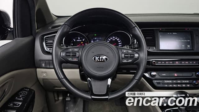 Kia All New Carnival Prestige, 2015 13
