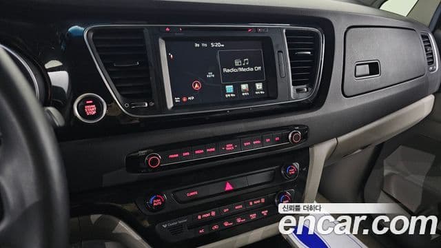 Kia All New Carnival Prestige, 2015 15