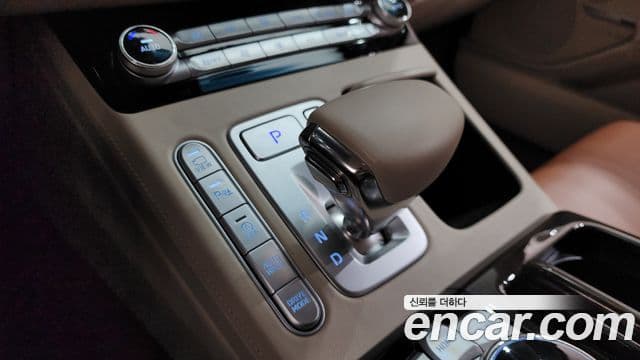 Genesis G90 Premium Luxury, 2021 9