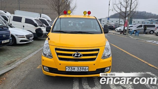 Hyundai Grand Starex детский перевозочный автомобиль, 2016 3