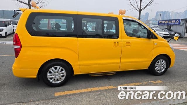 Hyundai Grand Starex детский перевозочный автомобиль, 2016 8