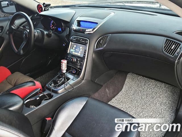 Hyundai Genesis купе 380 GT-RW, 2011 10