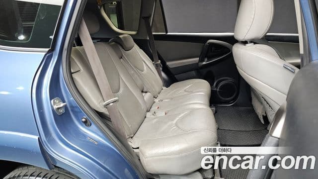 Toyota RAV4 3세대, 2010 12