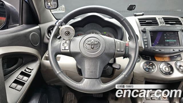 Toyota RAV4 3세대, 2010 13