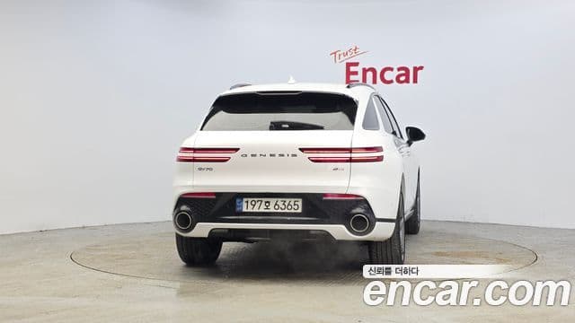 Genesis GV70, 2022 4