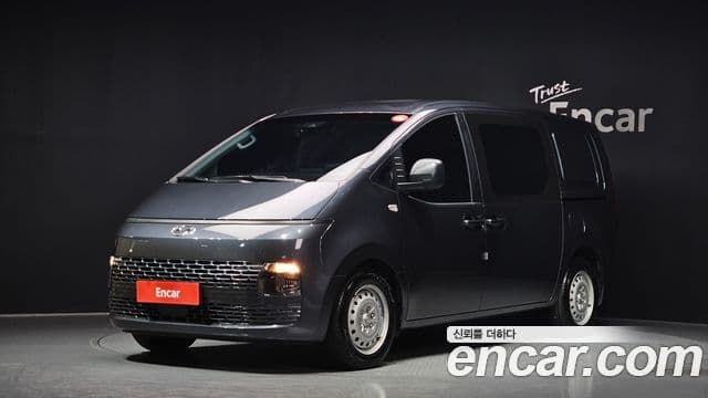 Hyundai Staria Smart, 2023 1