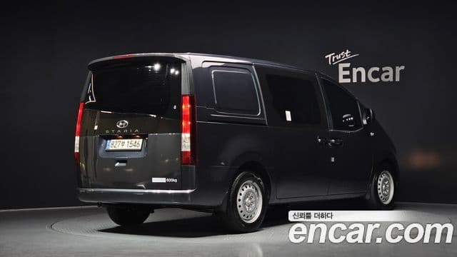 Hyundai Staria Smart, 2023 2