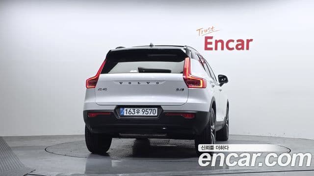 Volvo XC40 B4 R-Design, 2021 4