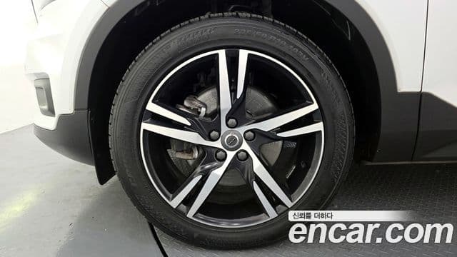 Volvo XC40 B4 R-Design, 2021 все фото