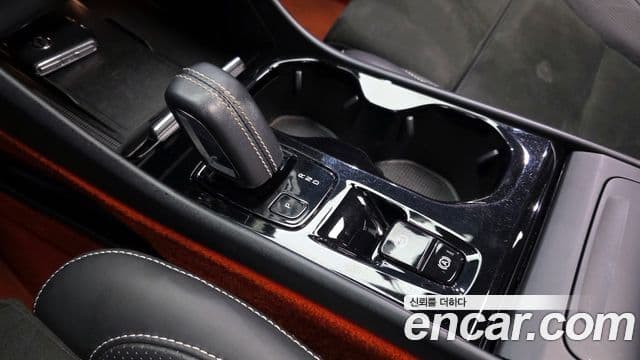 Volvo XC40 B4 R-Design, 2021 9