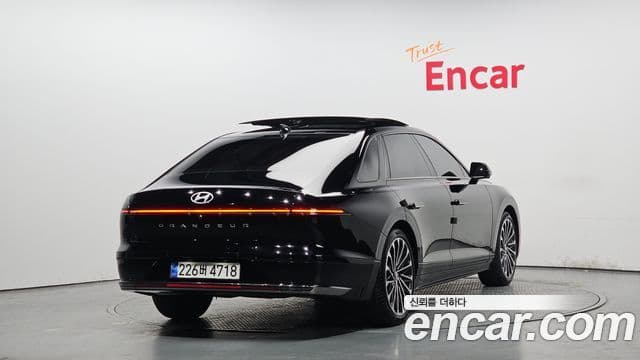 Hyundai Grandeur (GN7) Calligraphy, 2023 2