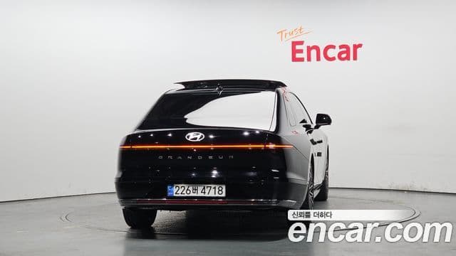 Hyundai Grandeur (GN7) Calligraphy, 2023 4