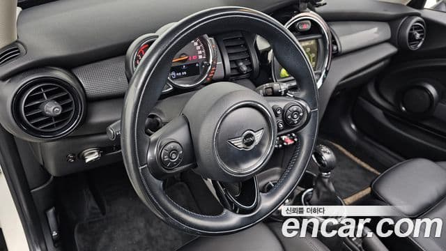 Mini Cooper D 3세대, 2016 13